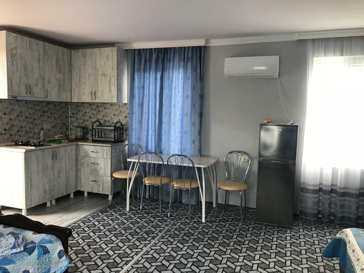 House On Moryakov 55 Aparthotel Chakvi Bagian luar foto